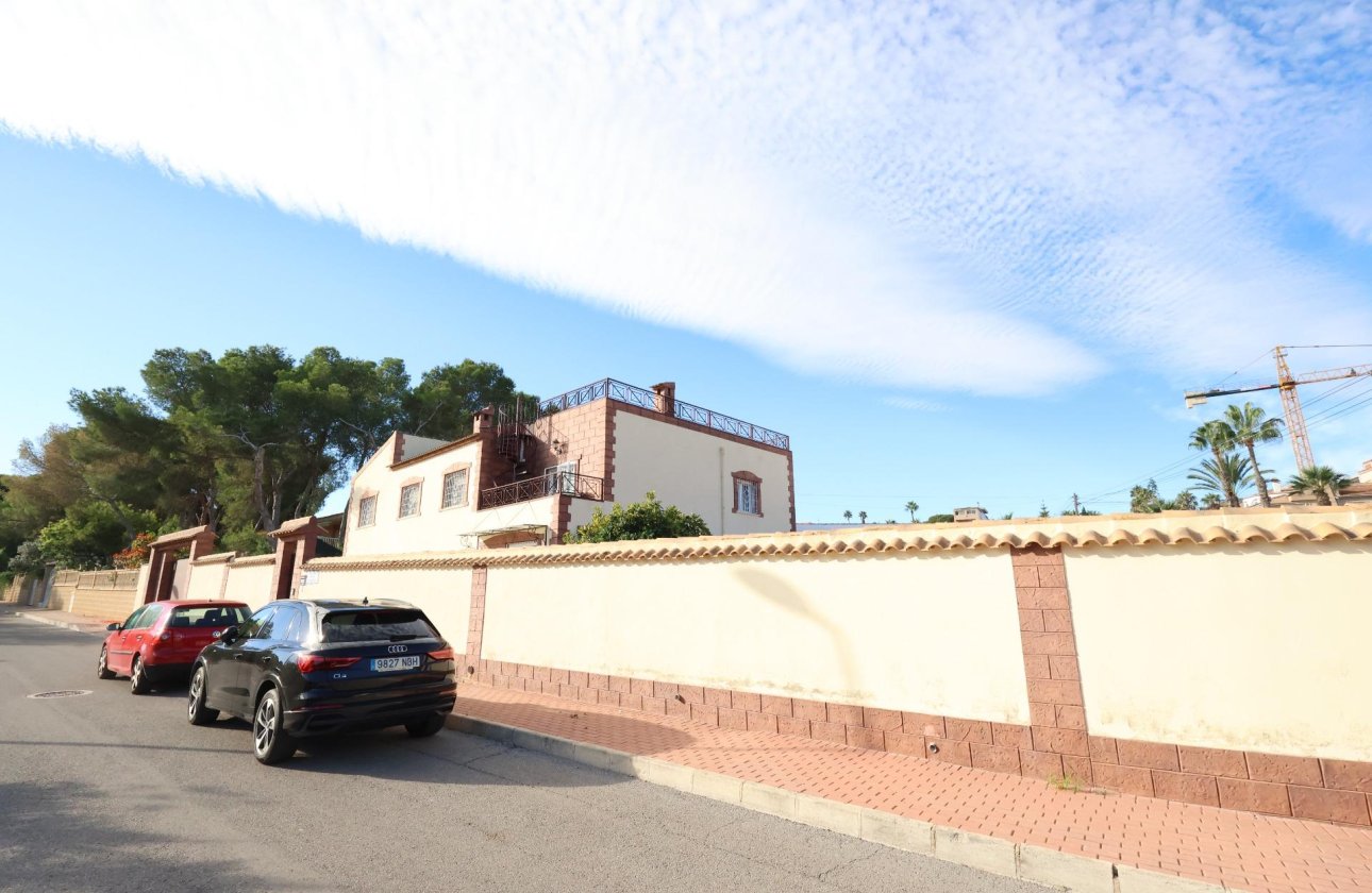 Resale - Villa -
Torrevieja - Los Balcones - Los Altos del Edén