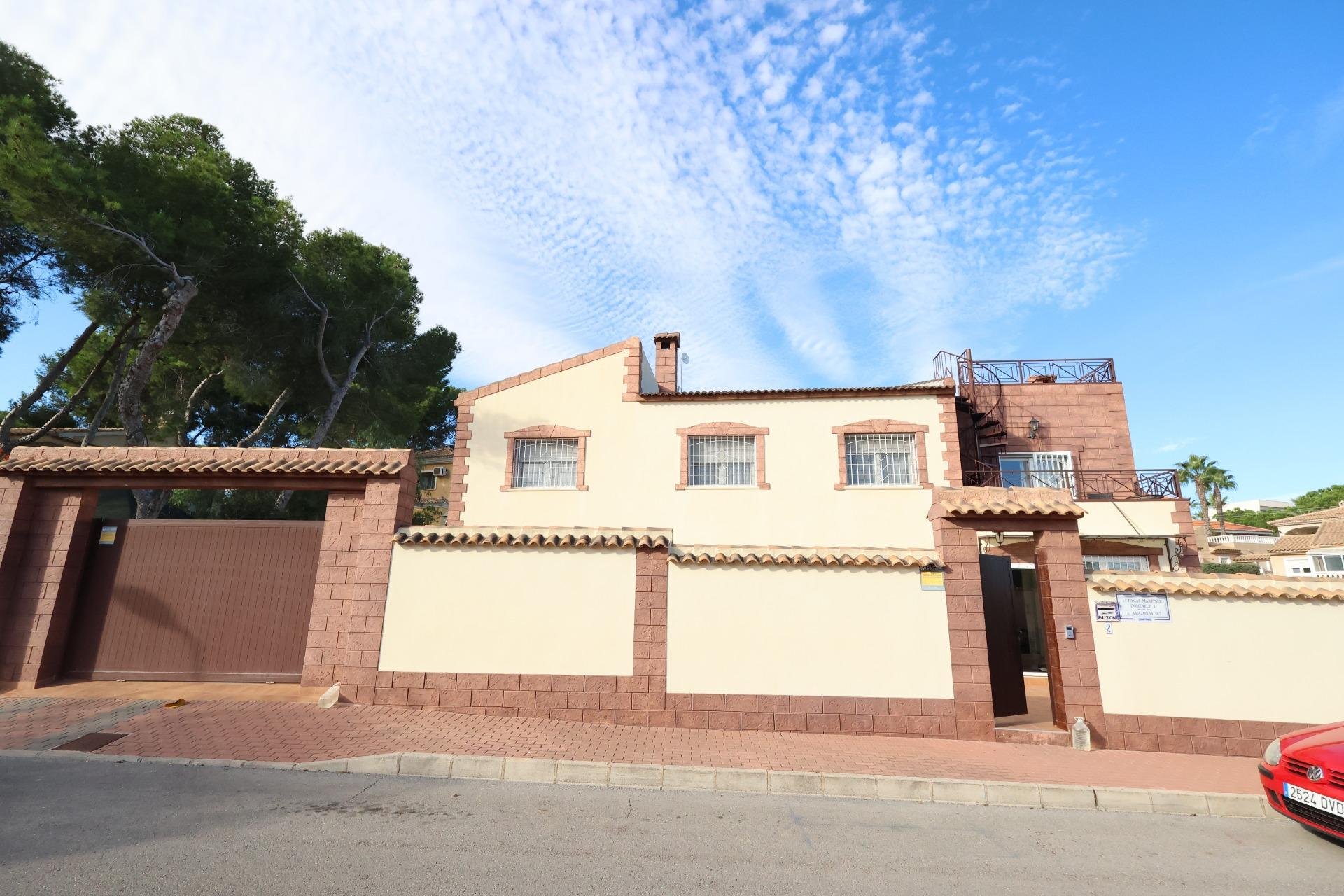 Resale - Villa -
Torrevieja - Los Balcones - Los Altos del Edén