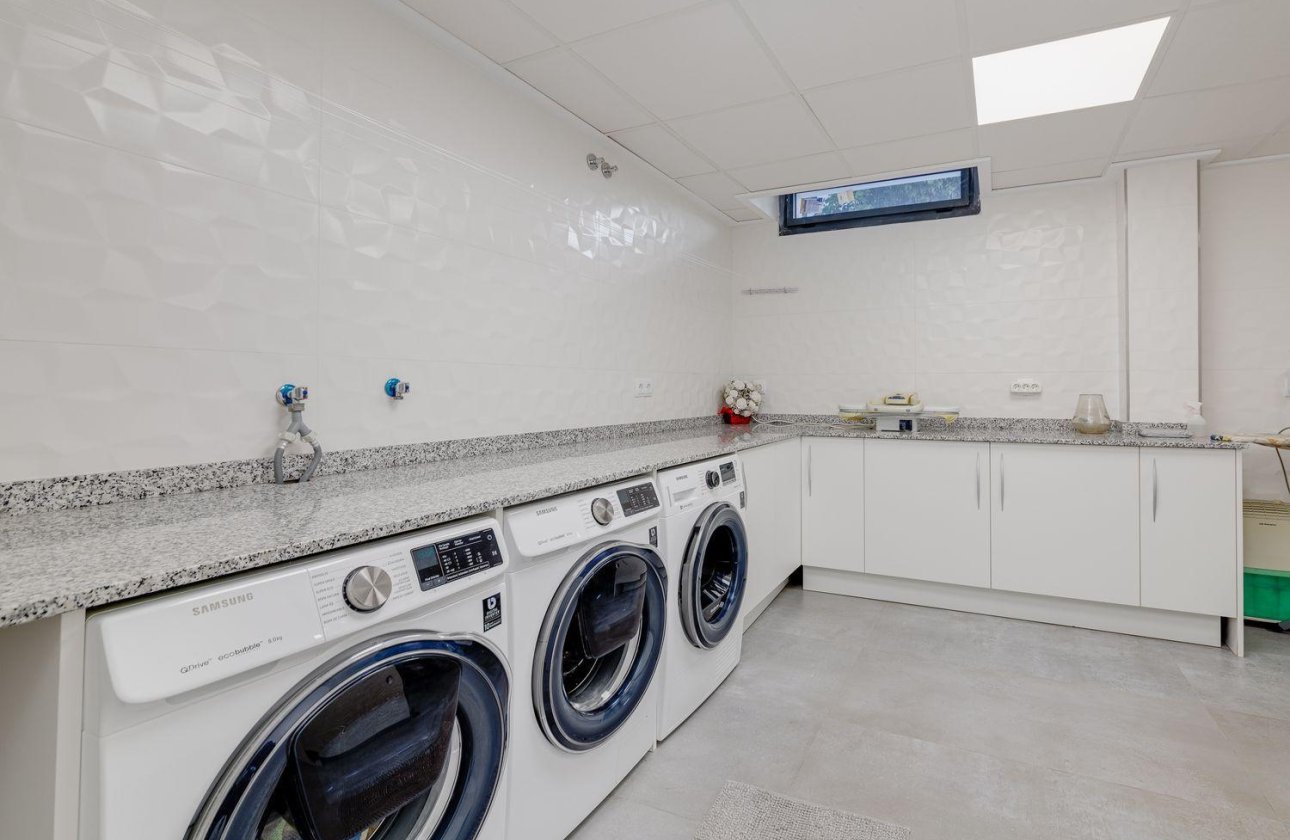 Resale - Villa -
Torrevieja - Los Balcones