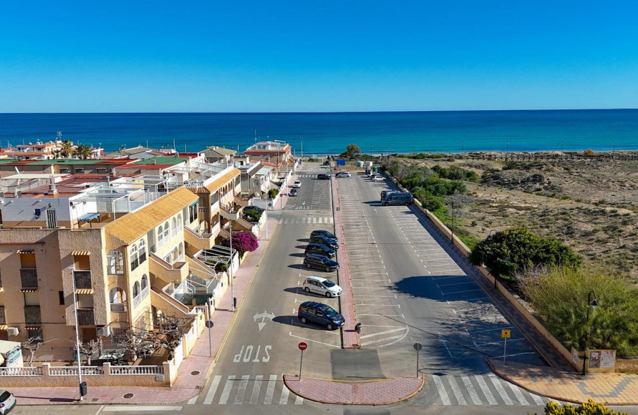 Resale - Villa -
Torrevieja - PLAYA DE LA MATA