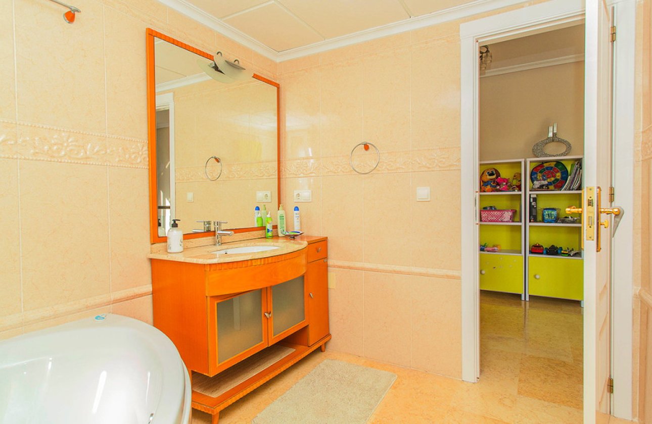 Resale - Villa -
Torrevieja - Torre la mata