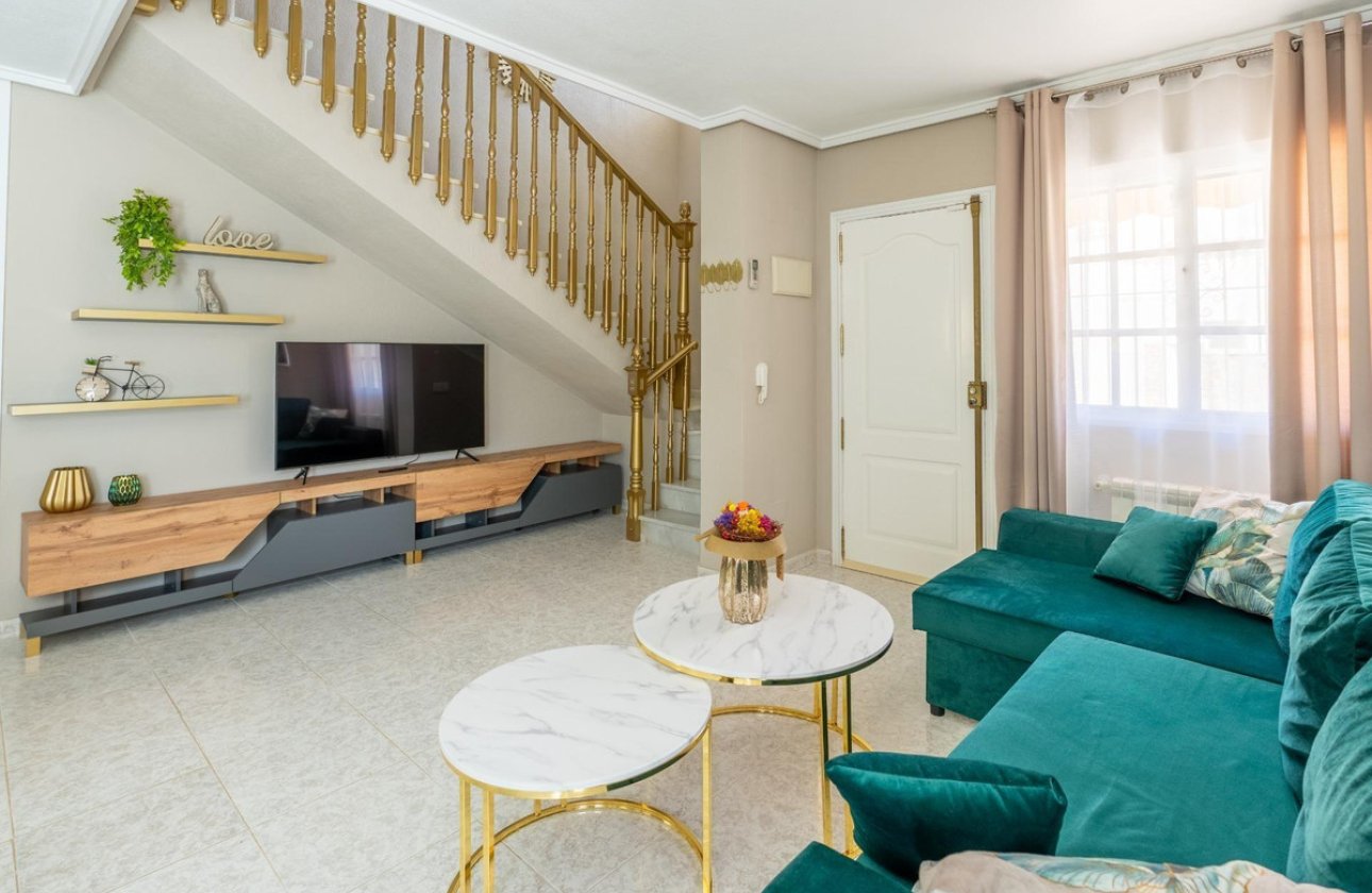 Resale - Villa -
Torrevieja - Torrevieja Centro