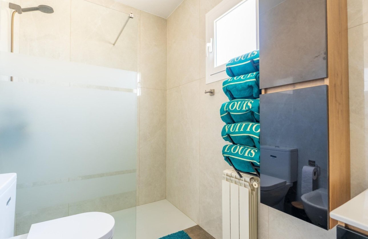 Resale - Villa -
Torrevieja - Torrevieja Centro