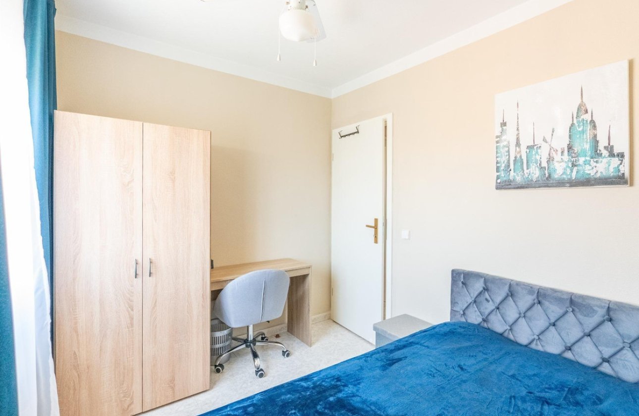 Resale - Villa -
Torrevieja - Torrevieja Centro