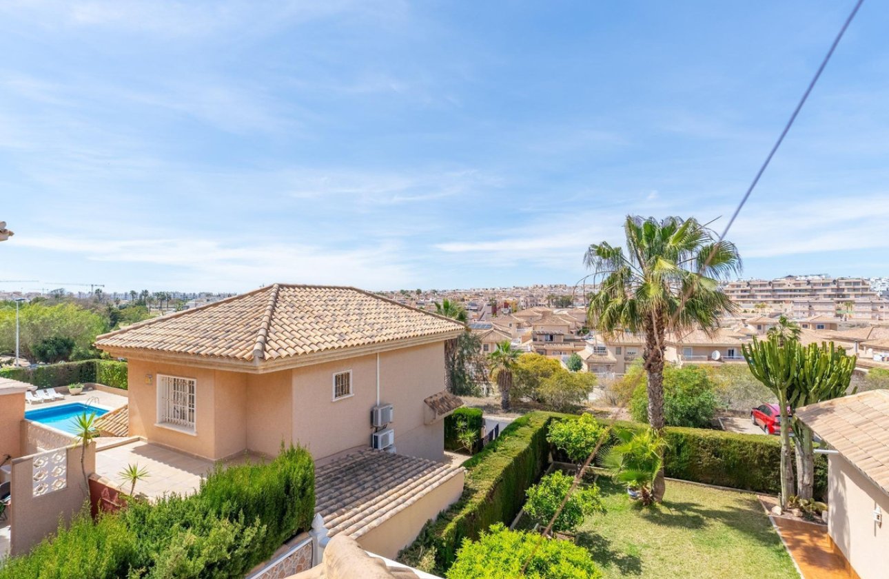 Resale - Villa -
Torrevieja - Torrevieja Centro