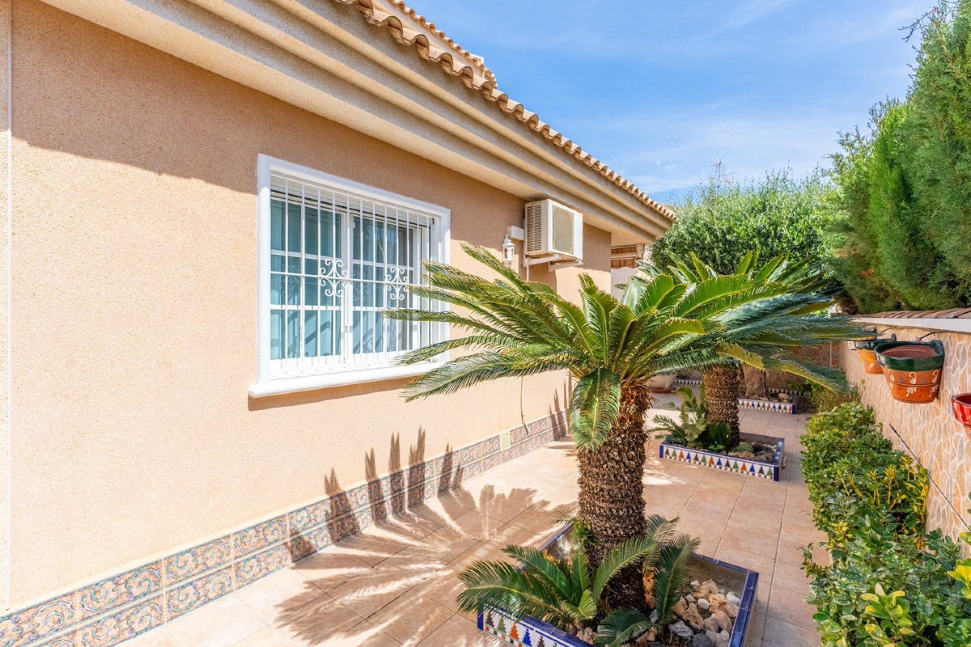 Resale - Villa -
Torrevieja - Torrevieja Centro