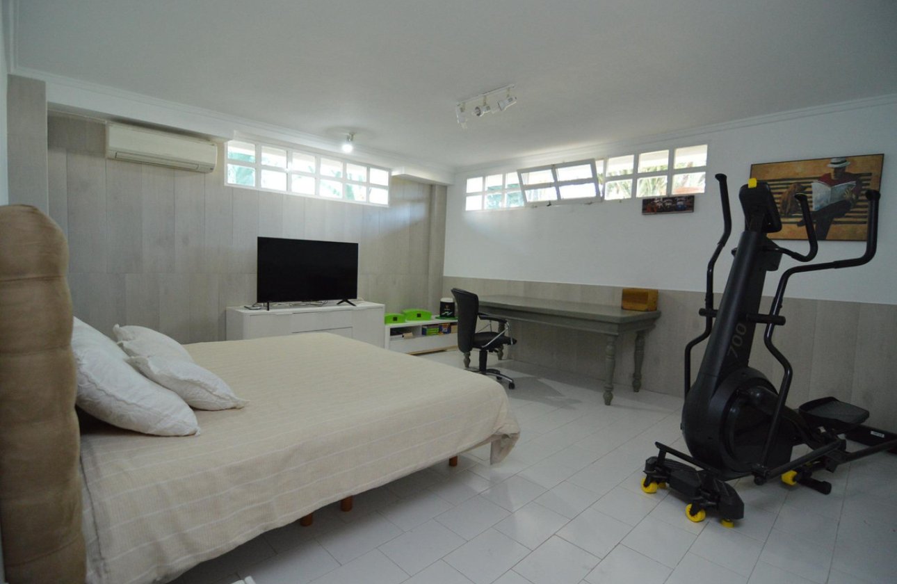 Resale - Villa -
Torrevieja - Torrevieja Centro