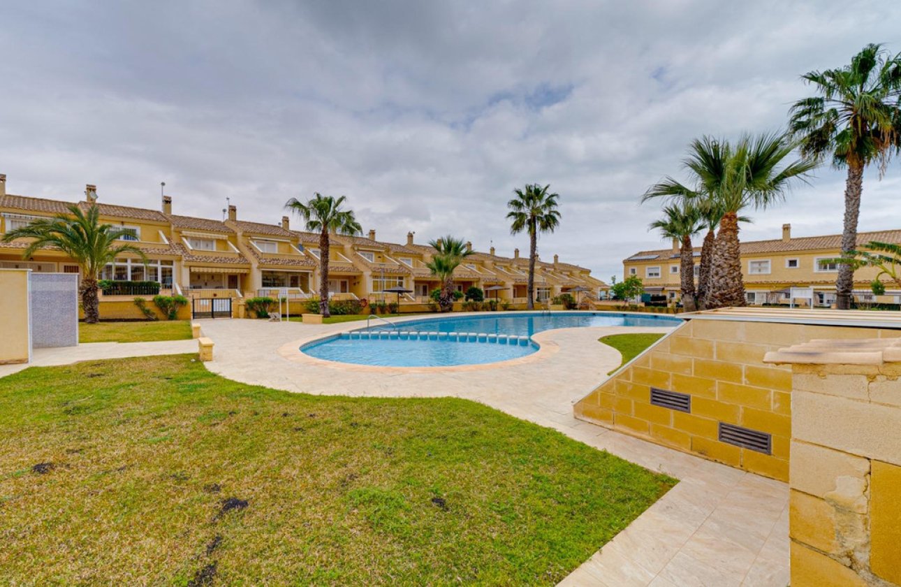 Resale - Villa -
Torrevieja - Torrevieja Centro