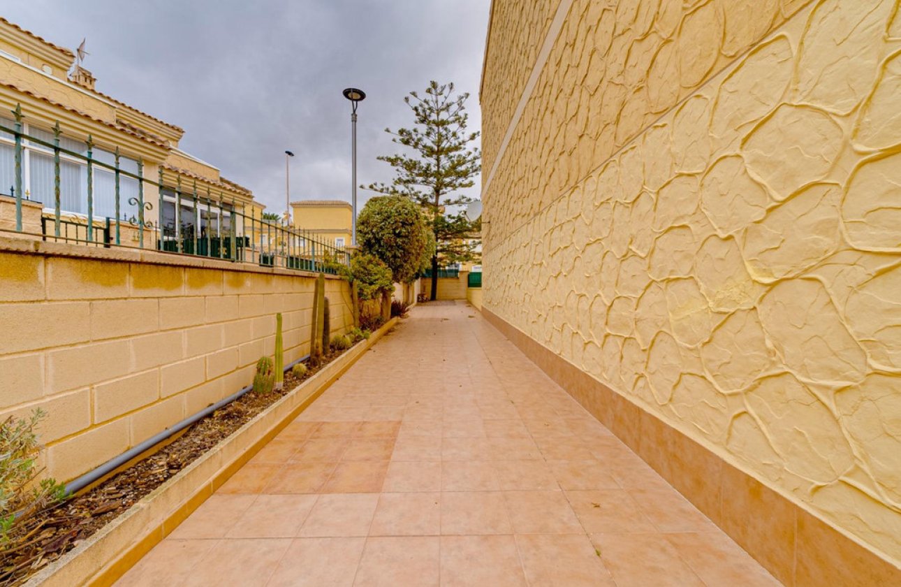 Resale - Villa -
Torrevieja - Torrevieja Centro