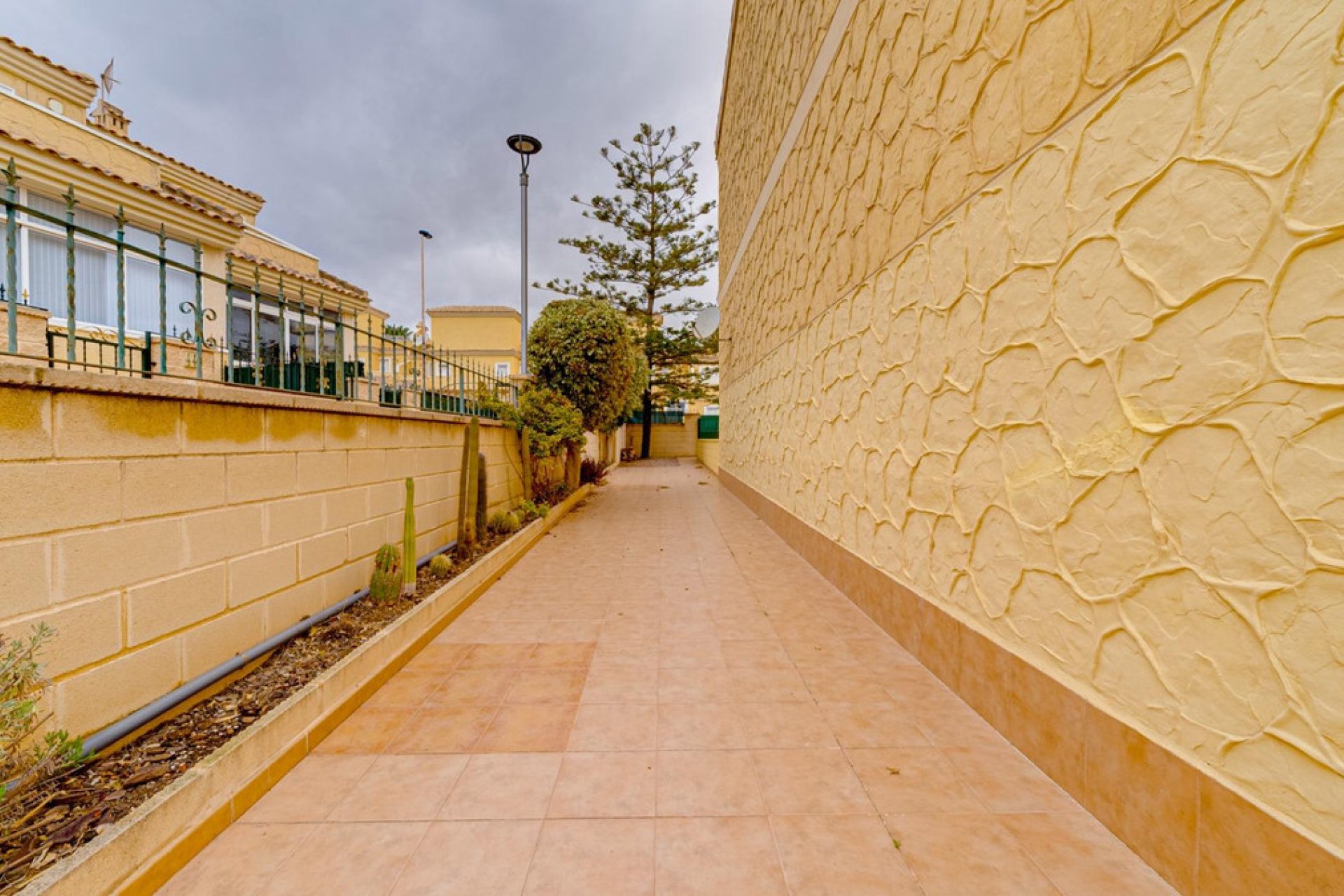 Resale - Villa -
Torrevieja - Torrevieja Centro