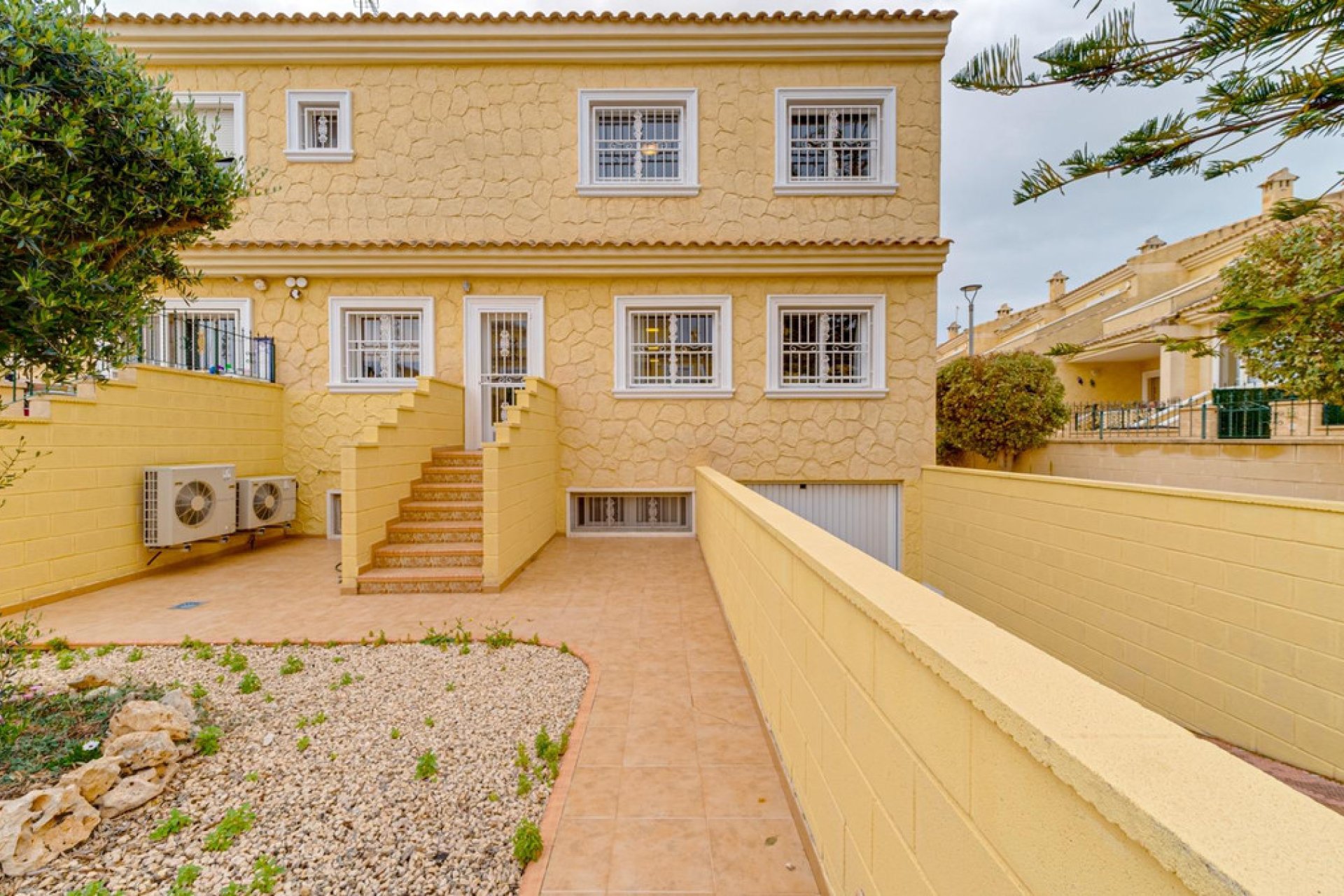 Resale - Villa -
Torrevieja - Torrevieja Centro
