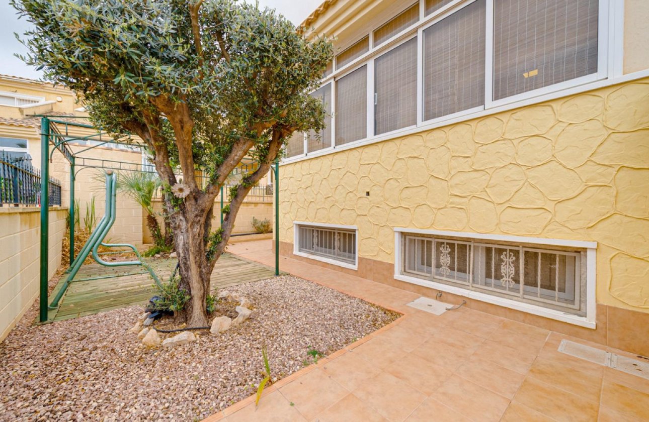 Resale - Villa -
Torrevieja - Torrevieja Centro