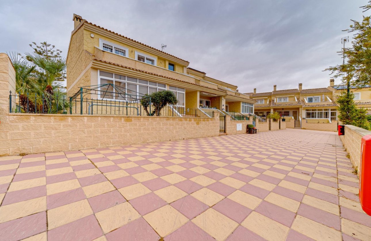 Resale - Villa -
Torrevieja - Torrevieja Centro