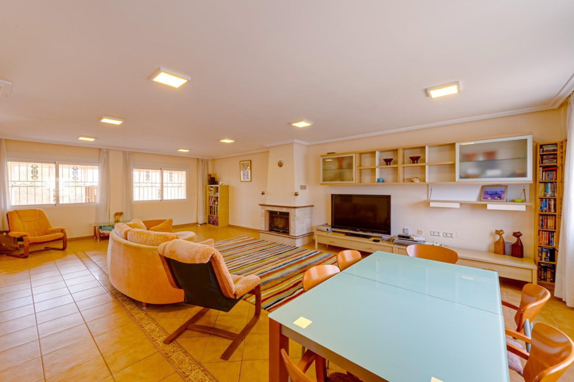 Resale - Villa -
Torrevieja - Torrevieja Centro