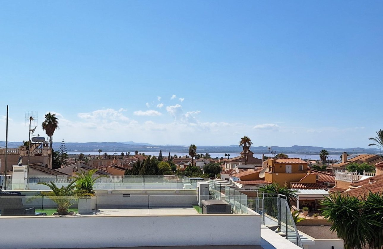 Resale - Villa -
Torrevieja - Torrevieja Centro