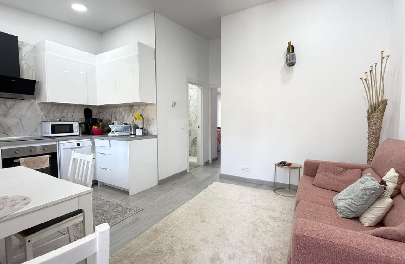 Resale - Villa -
Torrevieja - Torrevieja Centro