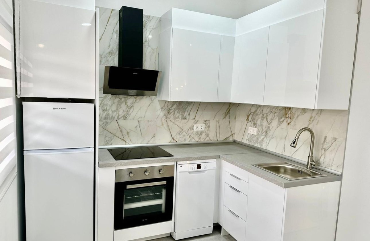 Resale - Villa -
Torrevieja - Torrevieja Centro