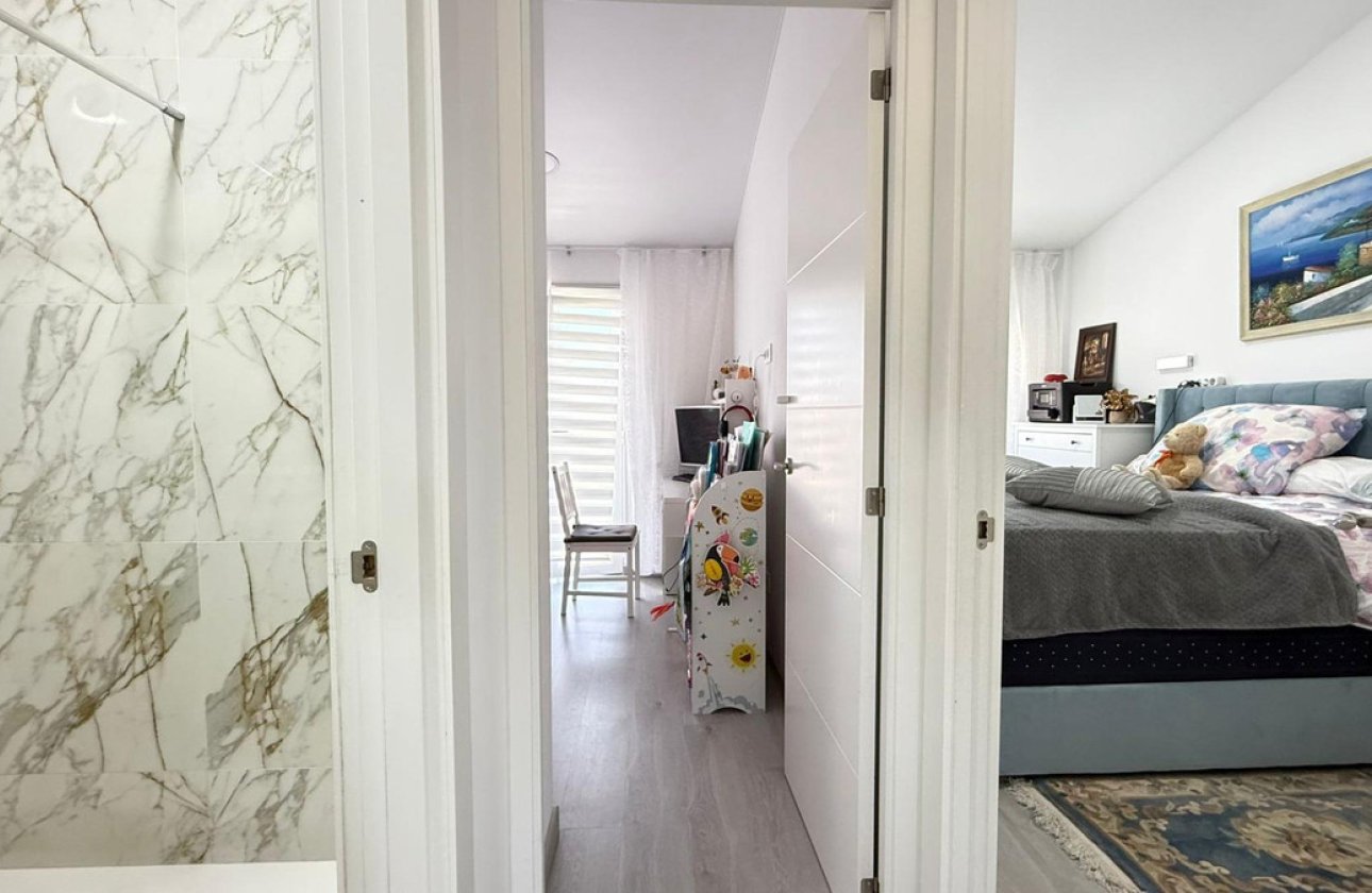 Resale - Villa -
Torrevieja - Torrevieja Centro