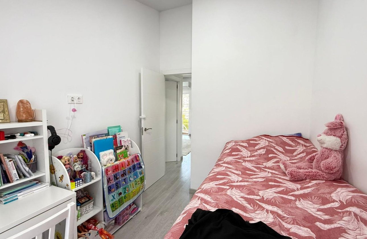 Resale - Villa -
Torrevieja - Torrevieja Centro