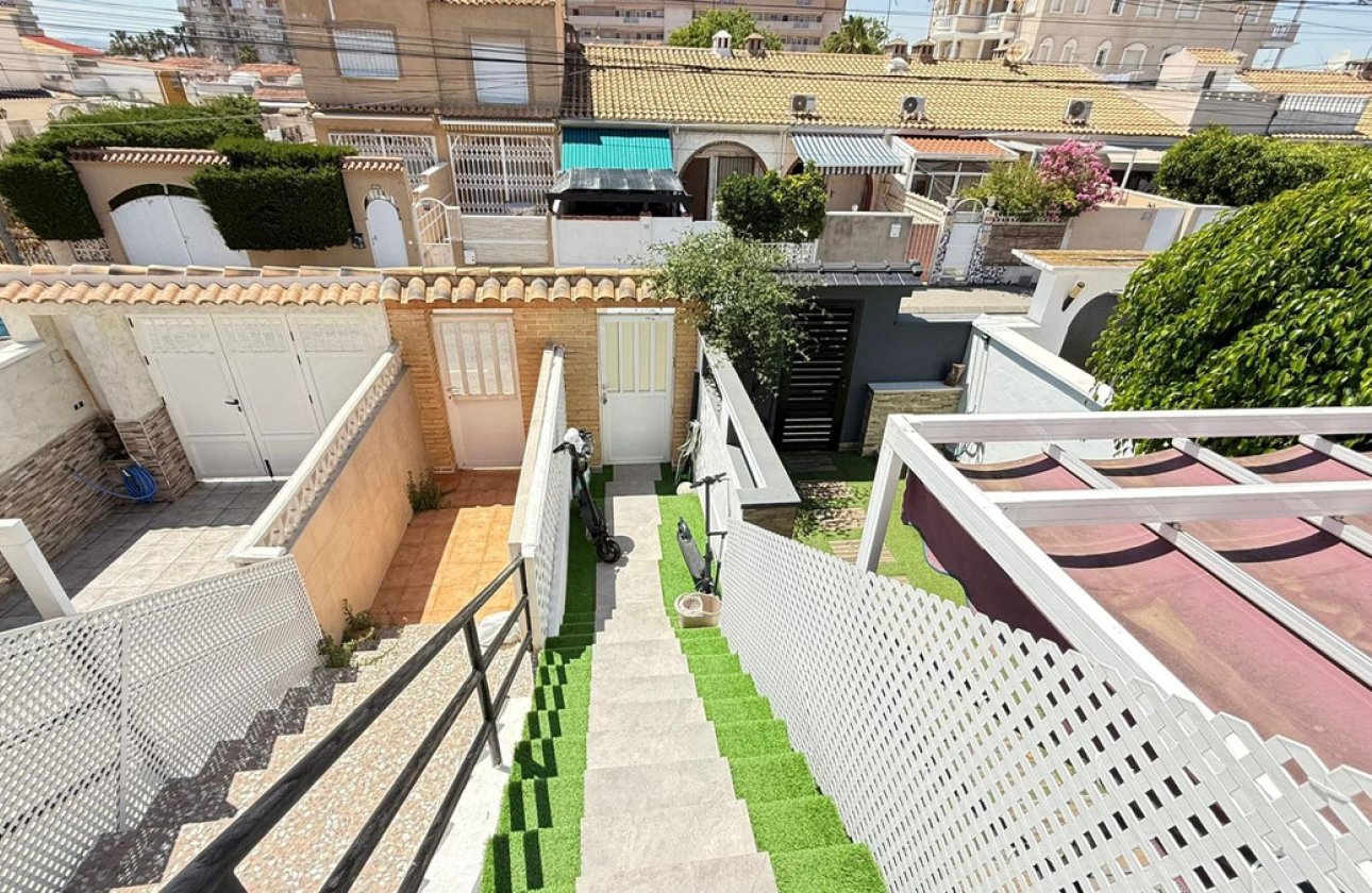 Resale - Villa -
Torrevieja - Torrevieja Centro