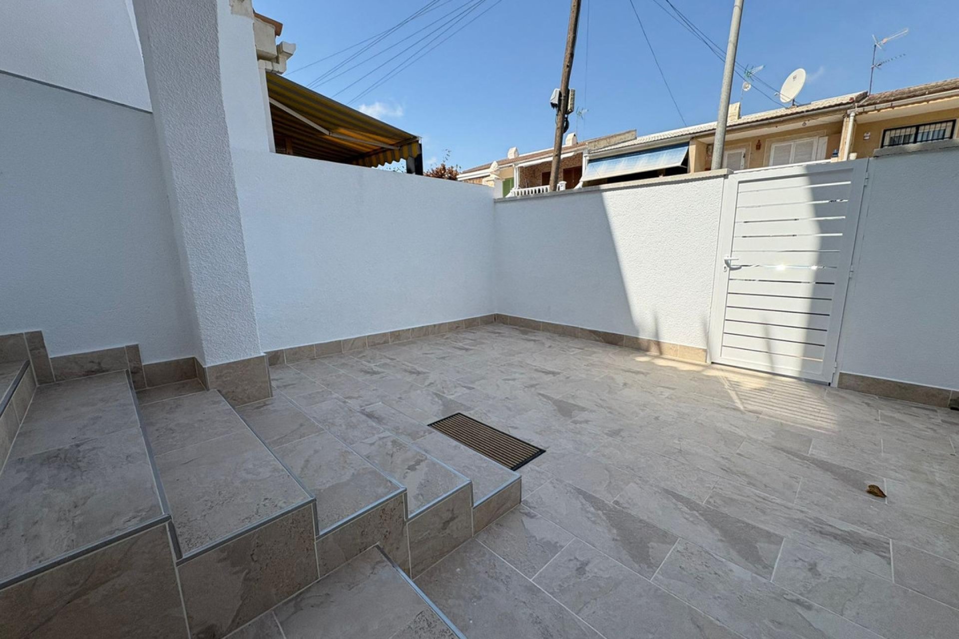 Resale - Villa -
Torrevieja - Torrevieja Centro