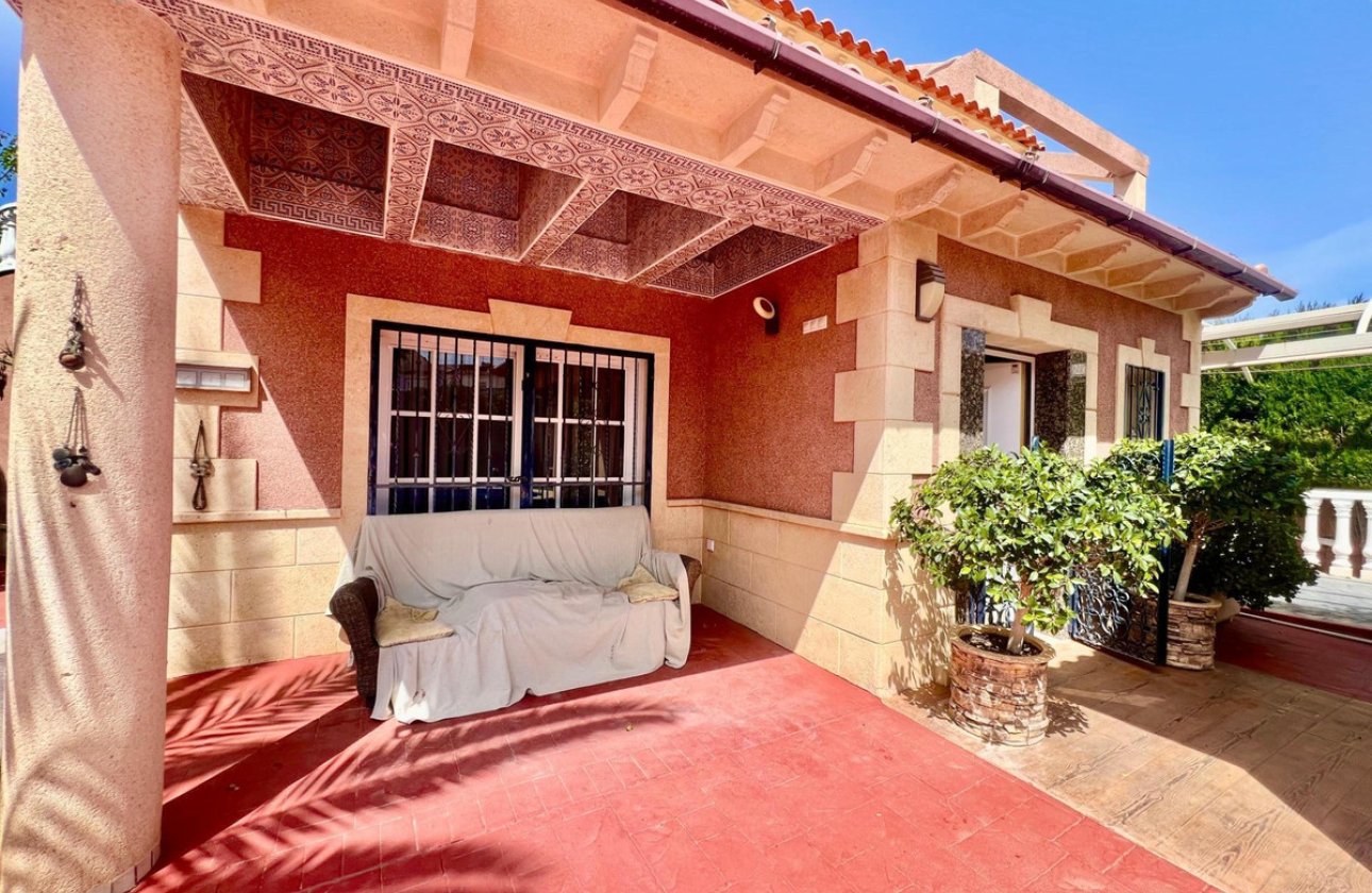 Resale - Villa -
Torrevieja - Torrevieja Centro