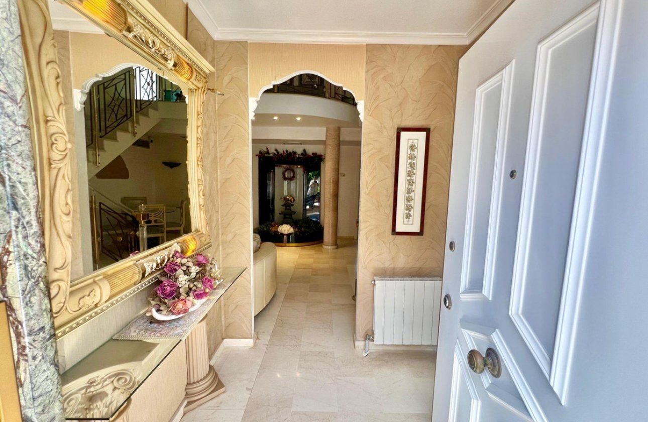 Resale - Villa -
Torrevieja - Torrevieja Centro