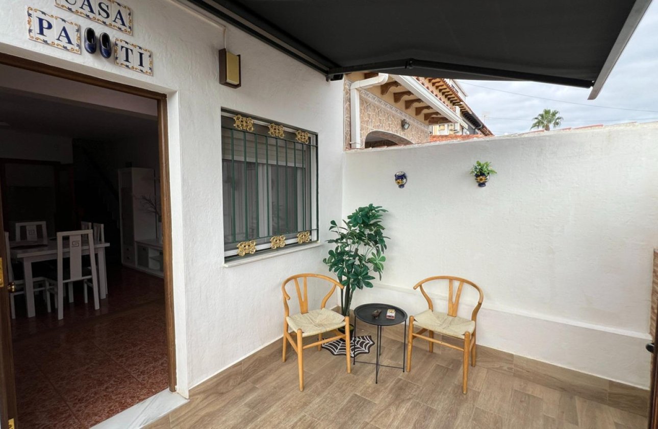 Resale - Villa -
Torrevieja - Torrevieja Centro