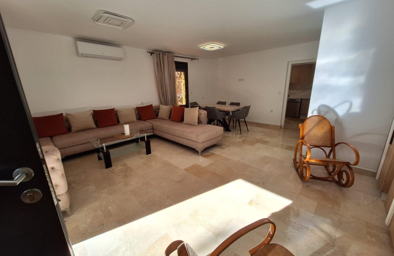 Resale - Villa -
Torrevieja - Torrevieja Centro