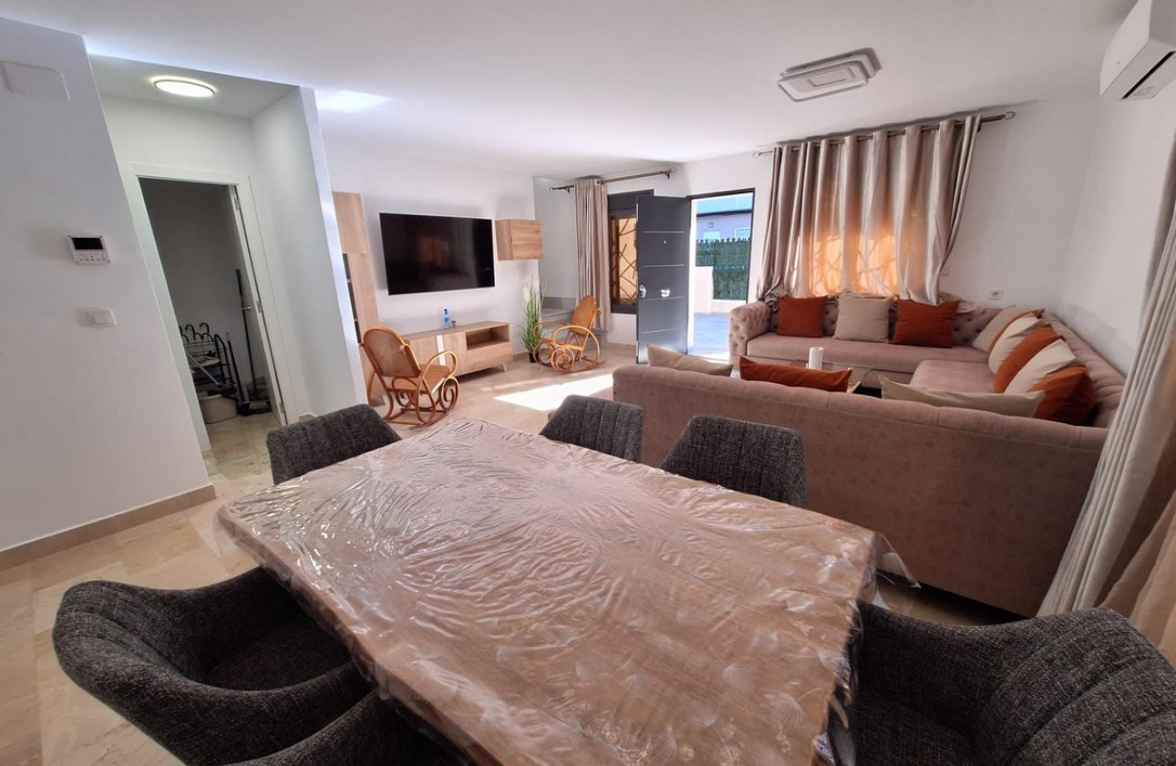 Resale - Villa -
Torrevieja - Torrevieja Centro