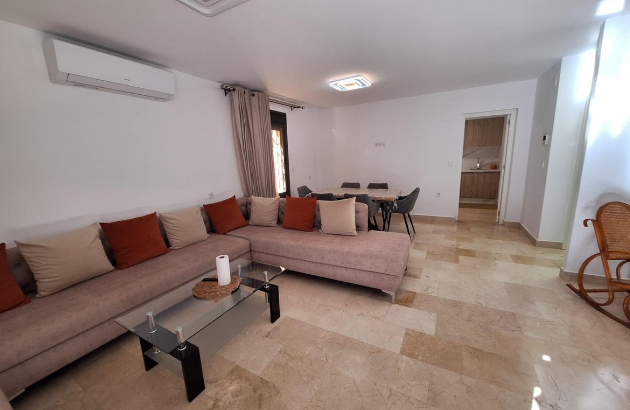 Resale - Villa -
Torrevieja - Torrevieja Centro