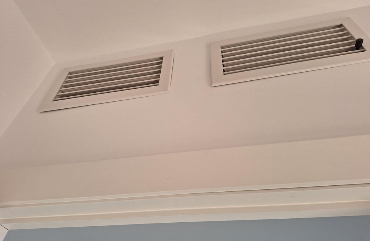 Resale - Villa -
Torrevieja - Torrevieja Centro