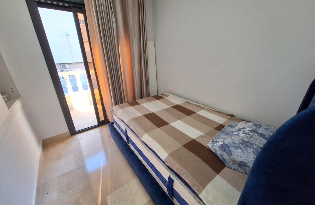 Resale - Villa -
Torrevieja - Torrevieja Centro