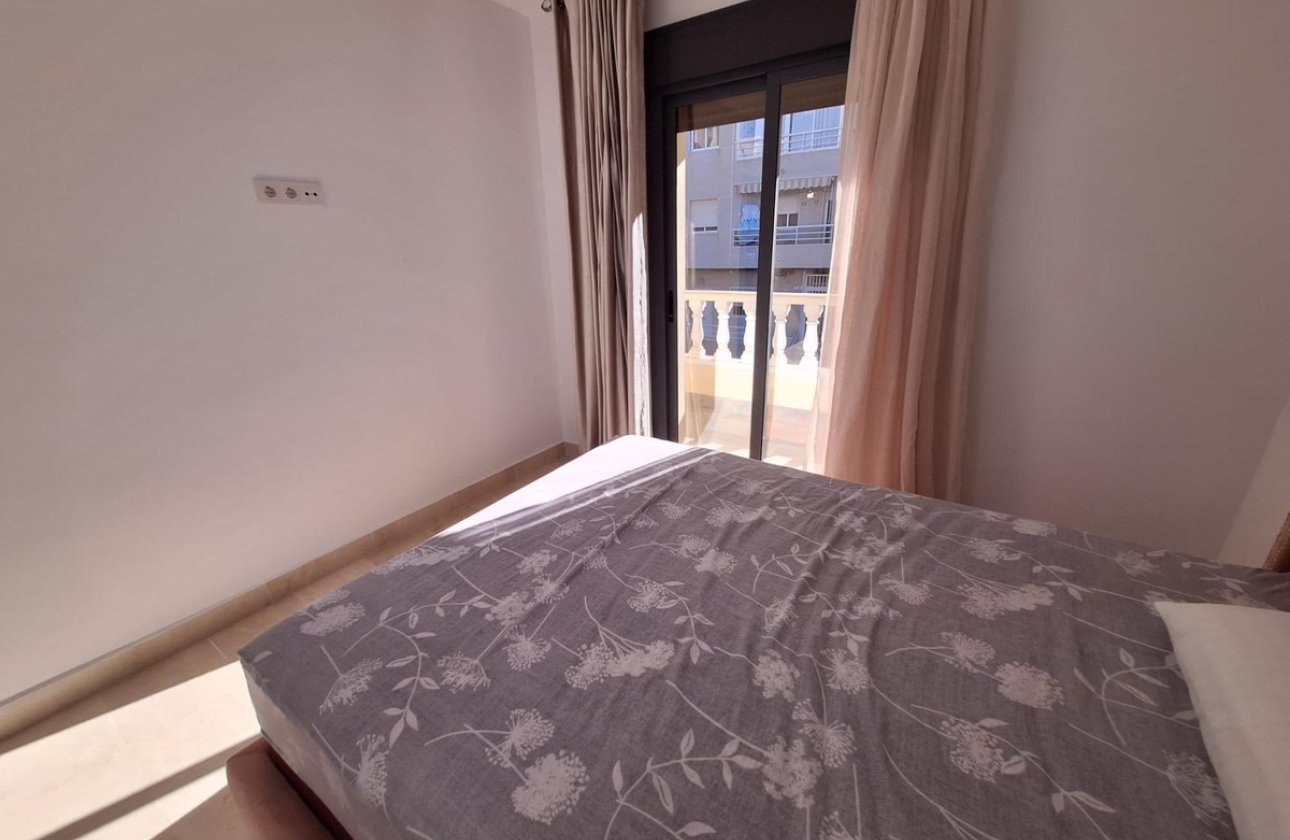 Resale - Villa -
Torrevieja - Torrevieja Centro