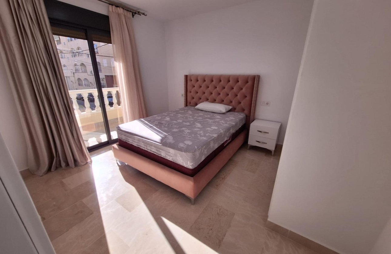 Resale - Villa -
Torrevieja - Torrevieja Centro