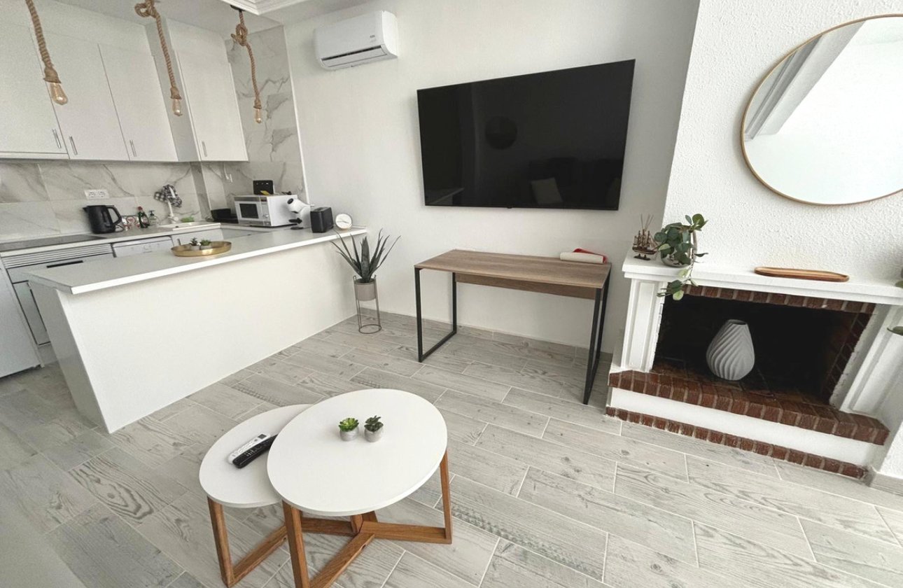 Resale - Villa -
Torrevieja - Torrevieja Centro