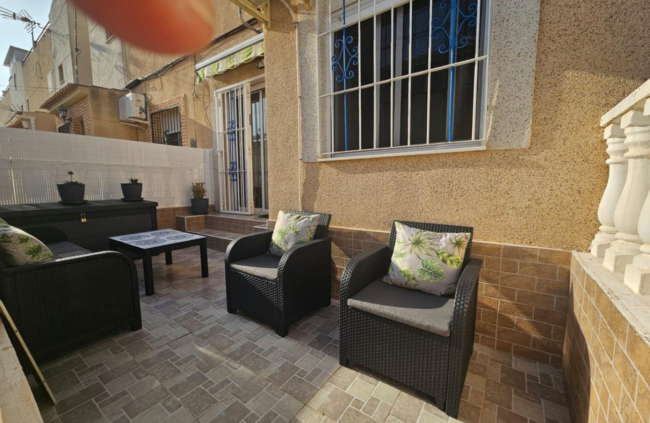 Resale - Villa -
Torrevieja - Torrevieja Centro