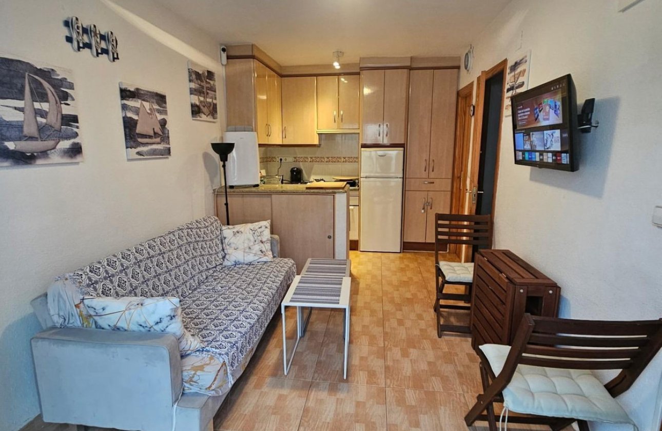 Resale - Villa -
Torrevieja - Torrevieja Centro