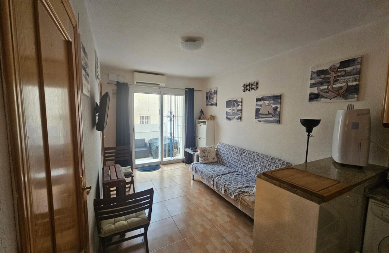 Resale - Villa -
Torrevieja - Torrevieja Centro