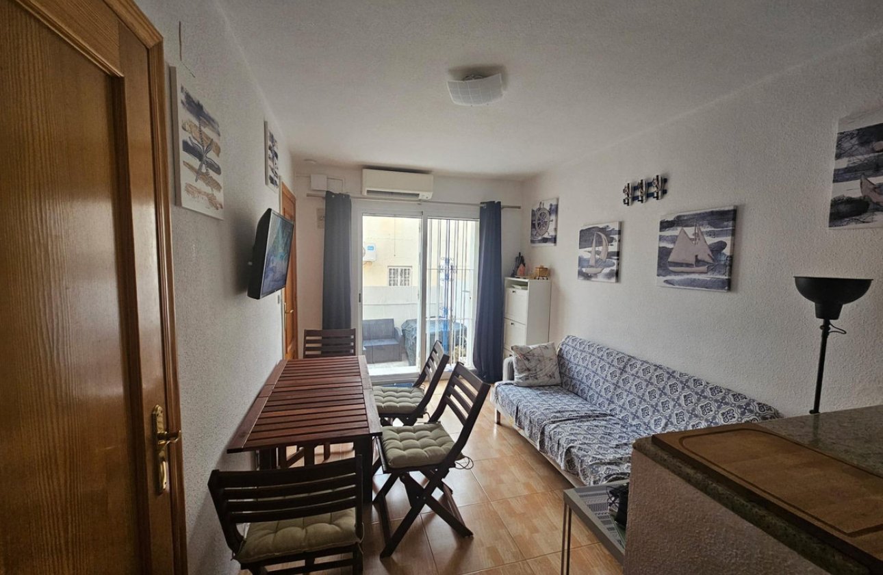 Resale - Villa -
Torrevieja - Torrevieja Centro