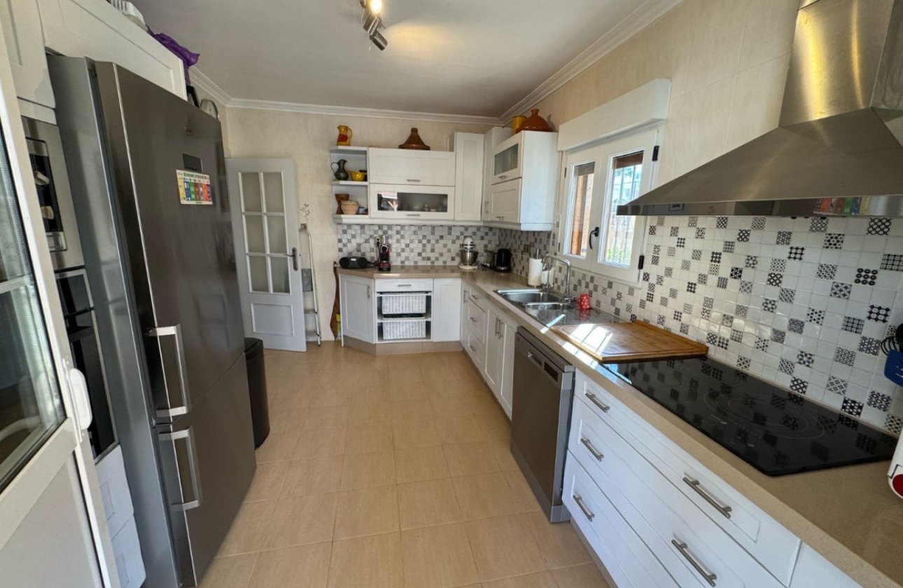 Resale - Villa -
Torrevieja - Torrevieja Centro