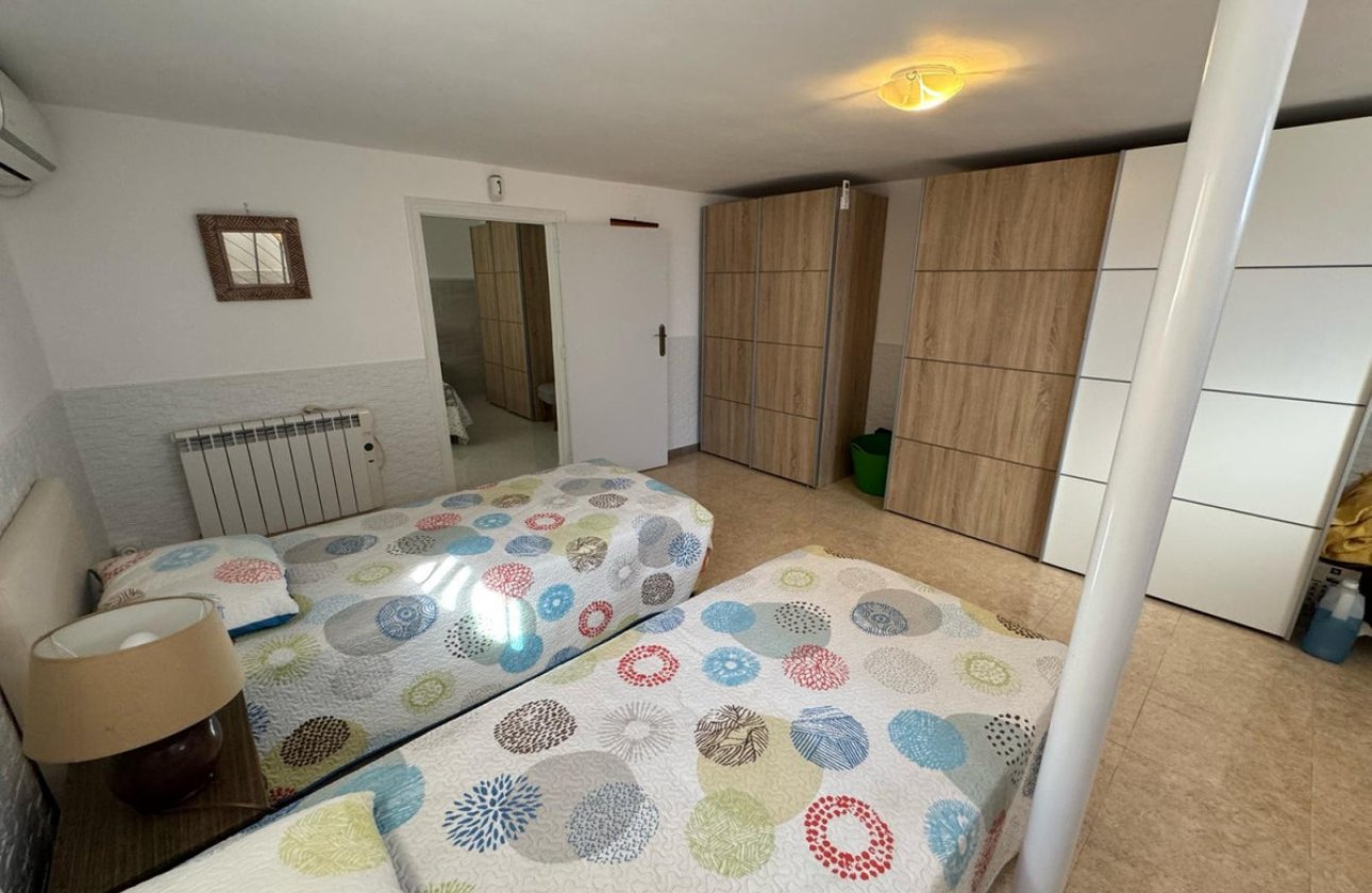 Resale - Villa -
Torrevieja - Torrevieja Centro