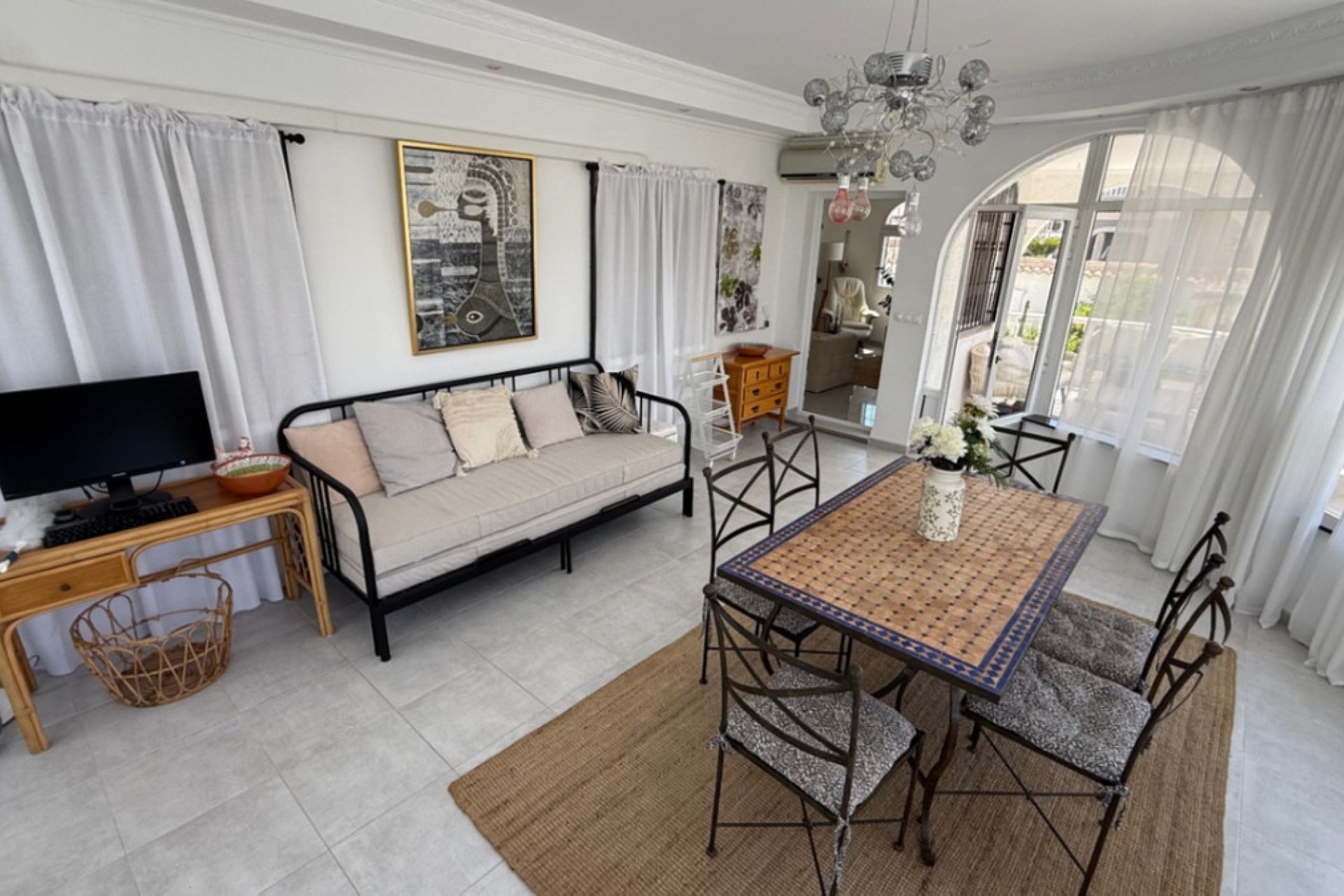 Resale - Villa -
Torrevieja - Torrevieja Centro