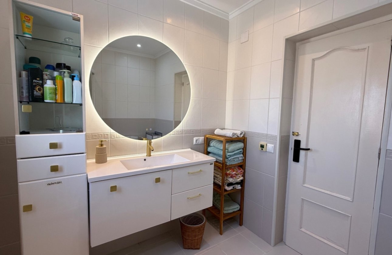 Resale - Villa -
Torrevieja - Torrevieja Centro