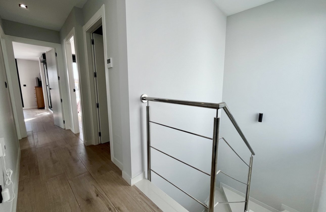 Resale - Villa -
Torrevieja - Torrevieja Centro