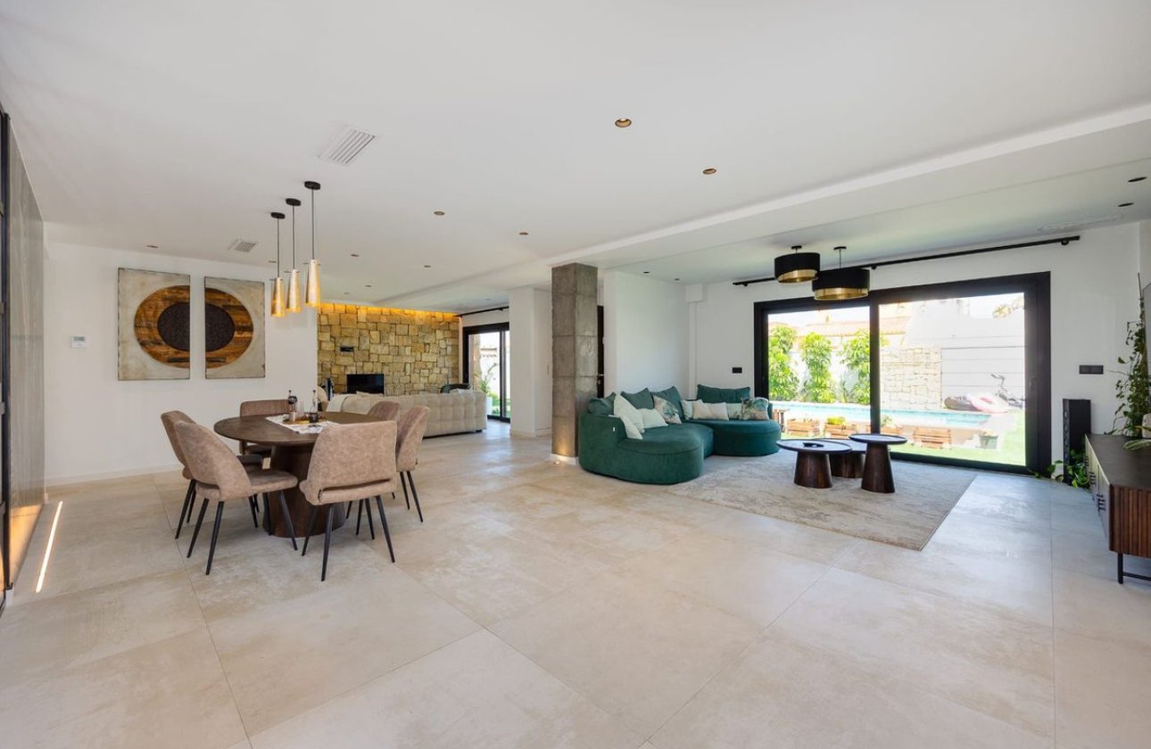 Resale - Villa -
Torrevieja - Torrevieja Centro