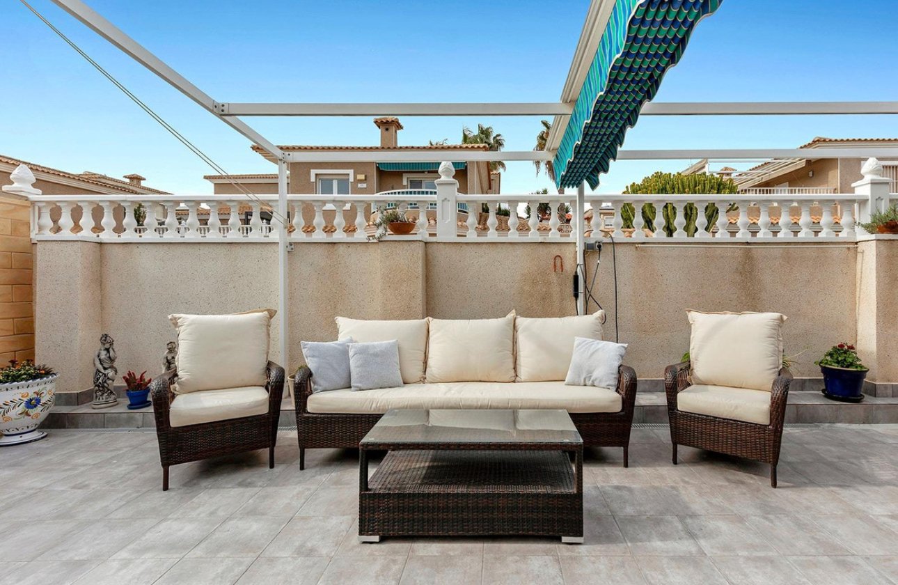 Resale - Villa -
Torrevieja - Torrevieja Centro