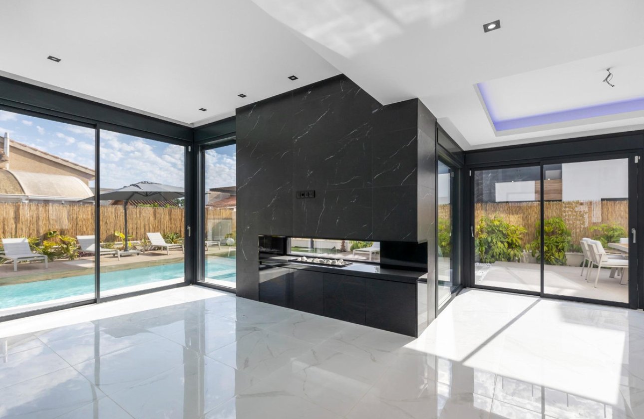 Resale - Villa -
Torrevieja - Torrevieja Centro