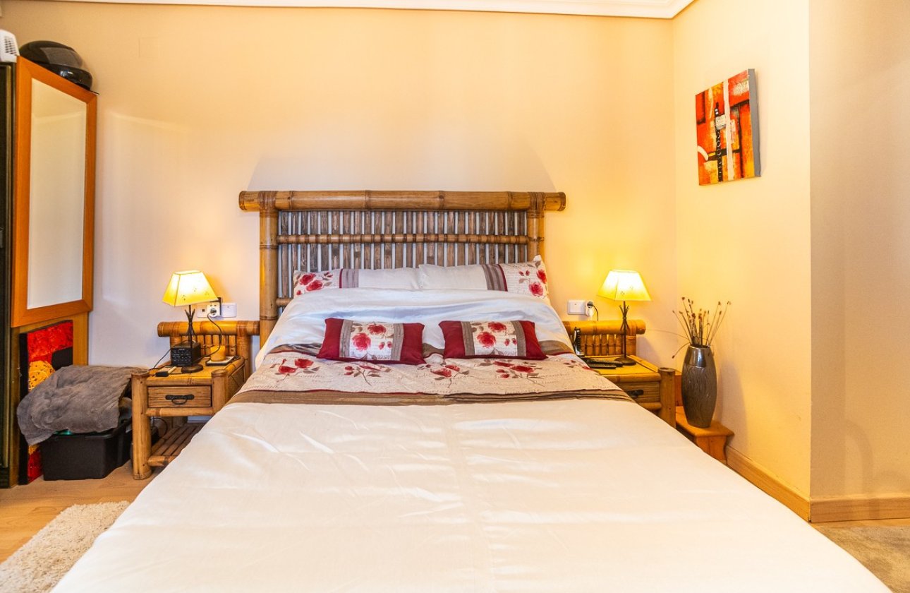 Resale - Villa -
Torrevieja - Torrevieja Centro