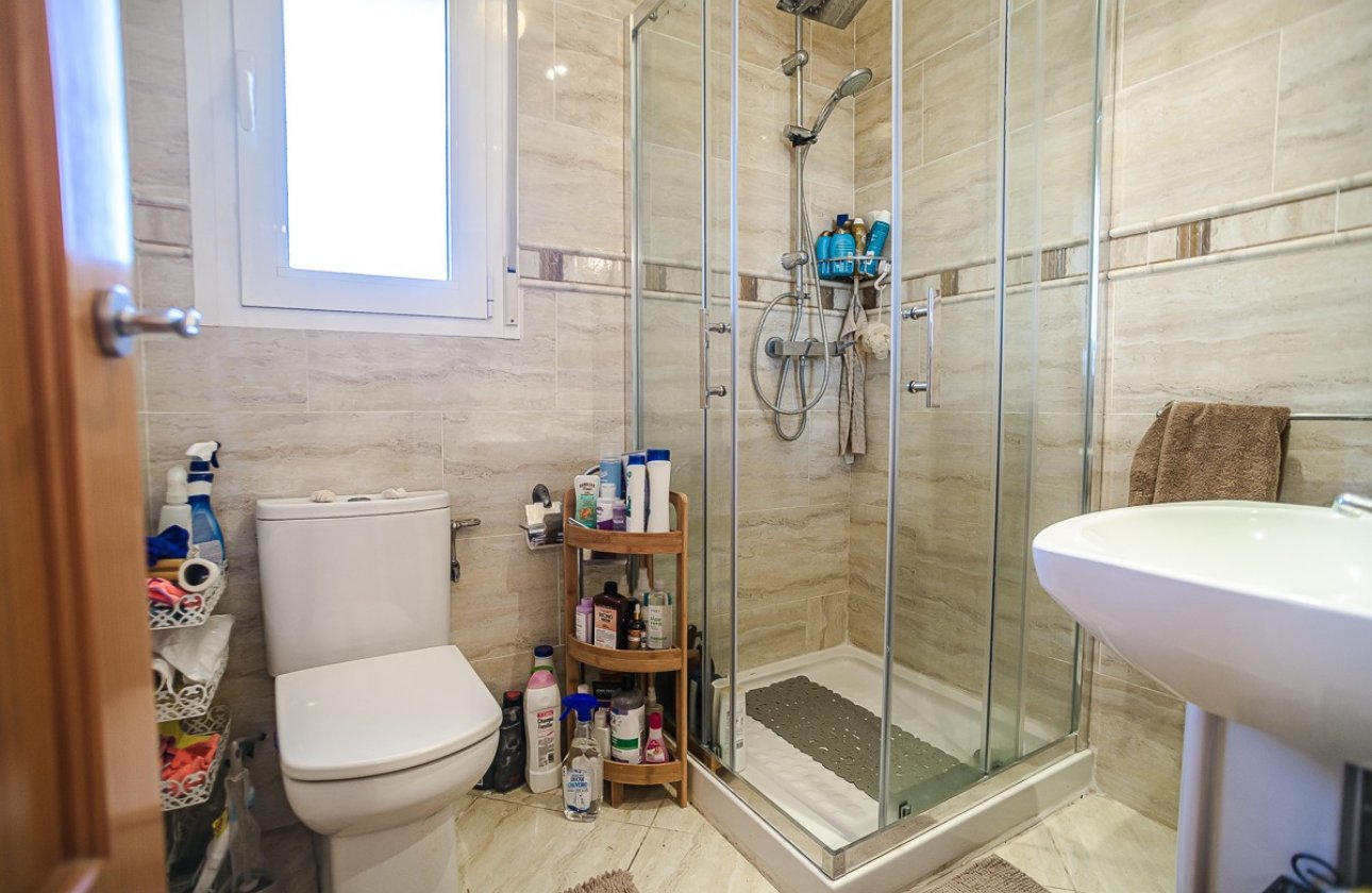 Resale - Villa -
Torrevieja - Torrevieja Centro